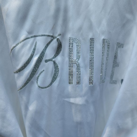 VS BRIDE Robe - Picture 3 of 6